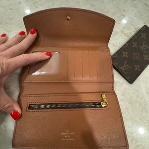 EUC   Brown/Cognac Leather Trifold Wallet with Gold Hardware & checkbook